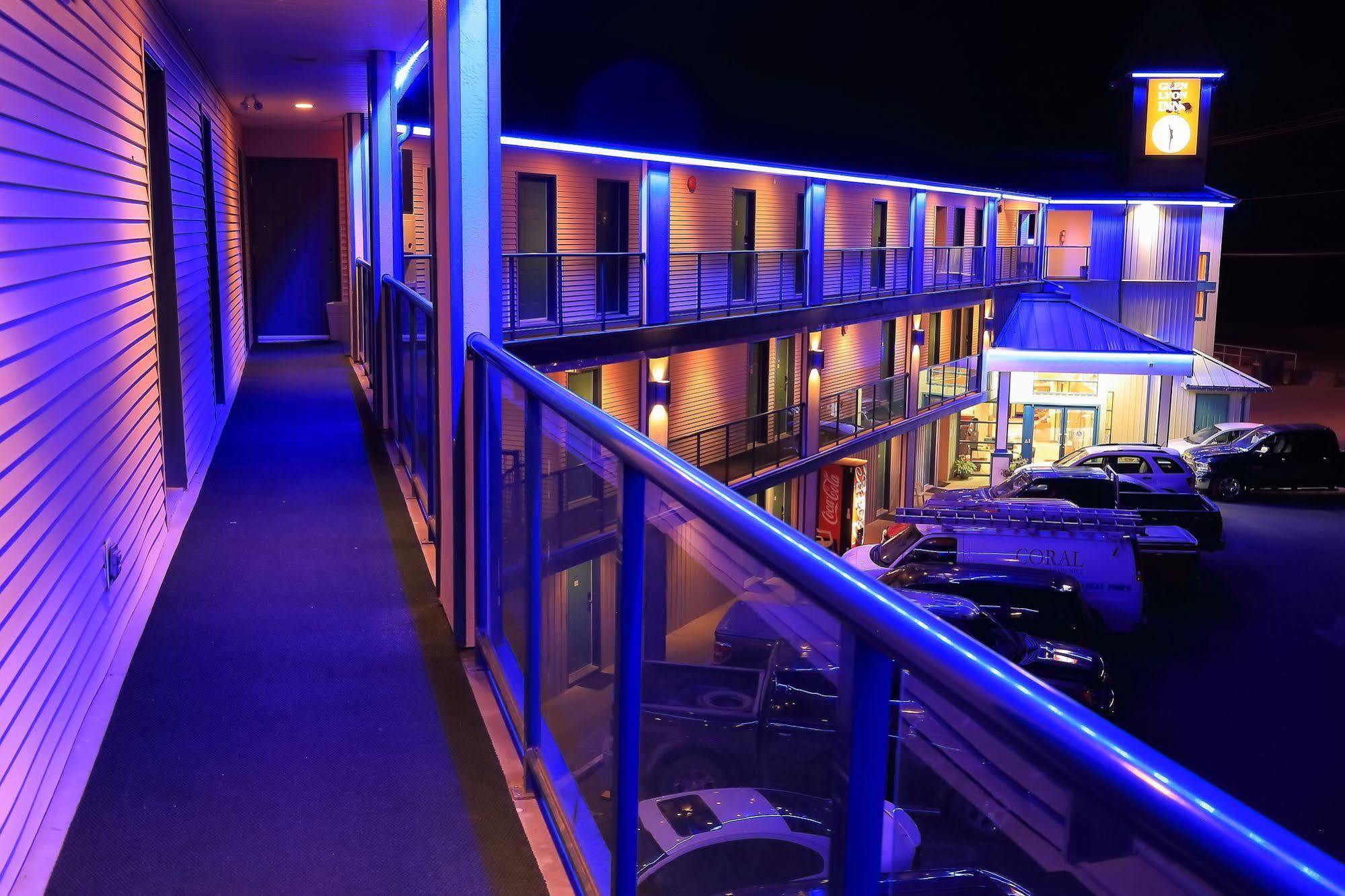 Glen Lyon Inn Port Hardy Esterno foto