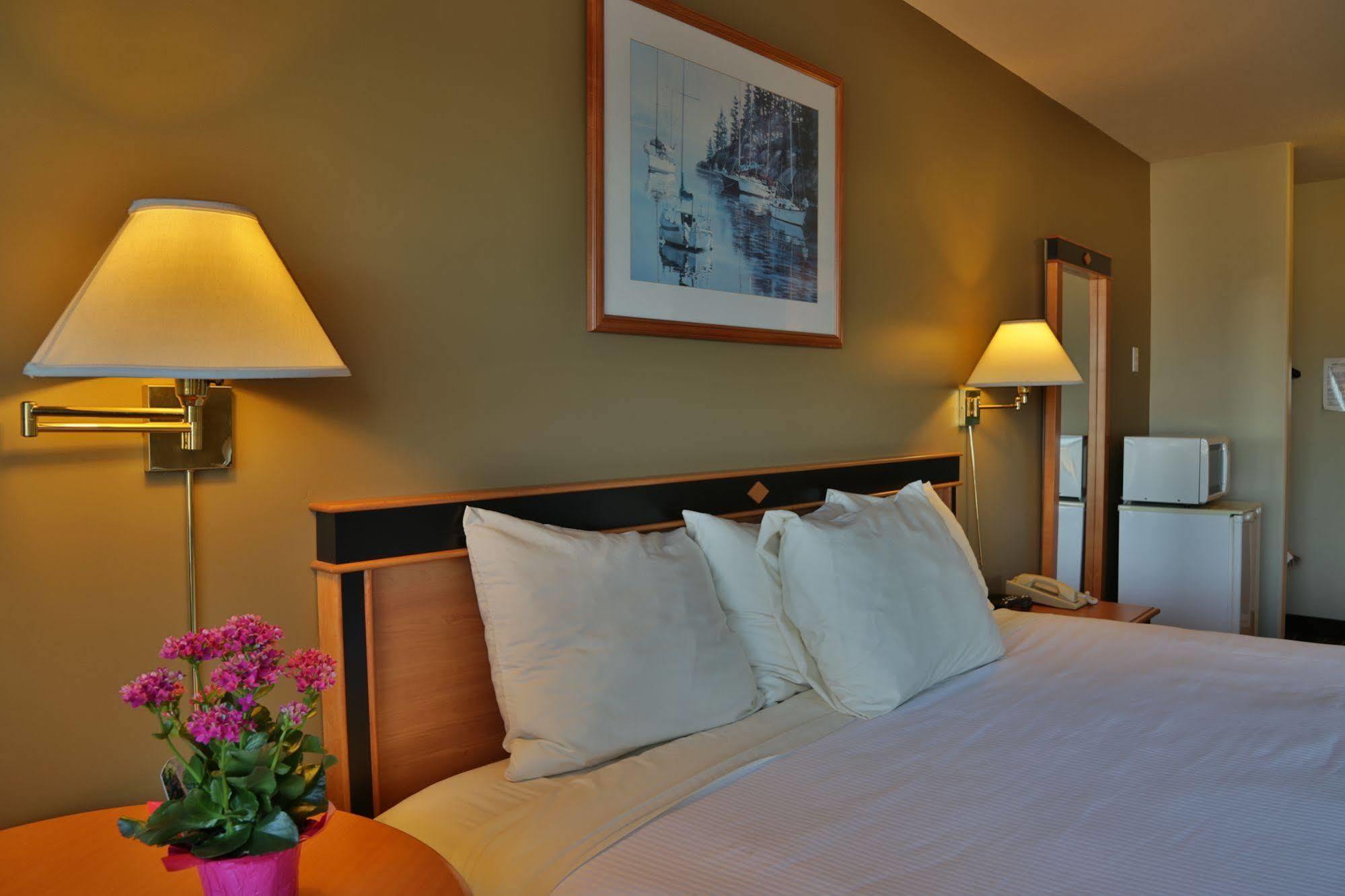 Glen Lyon Inn Port Hardy Esterno foto